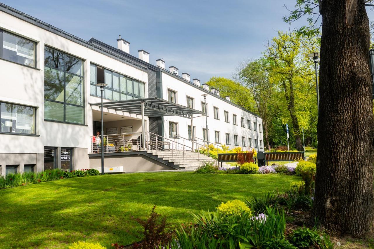 Centrum Rehabilitacji Spolecznej I Zawodowej Zaz Sloneczne Wzgorze Tarnow Bagian luar foto