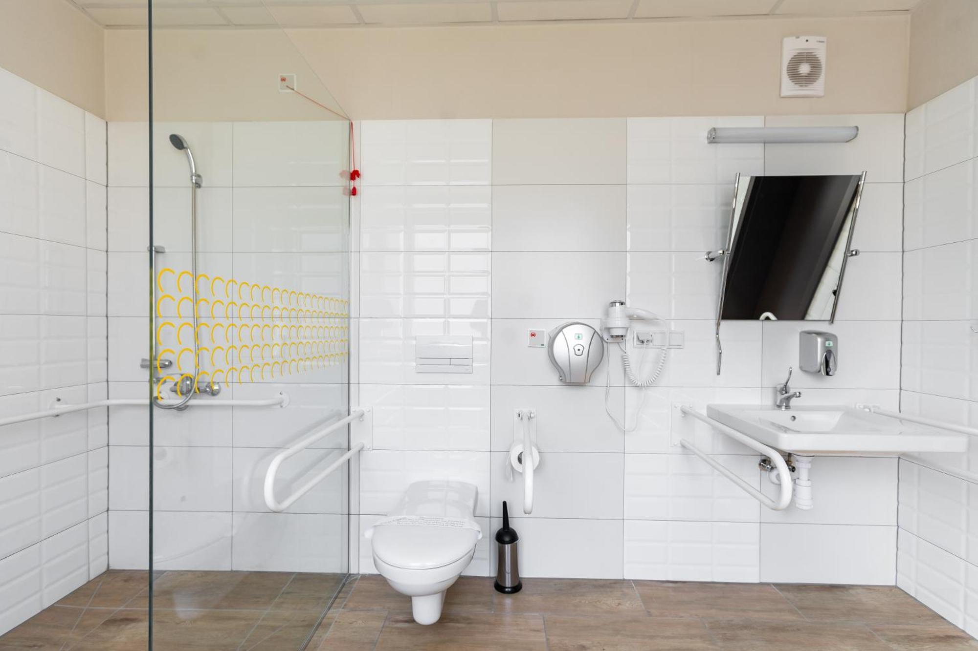 Centrum Rehabilitacji Spolecznej I Zawodowej Zaz Sloneczne Wzgorze Tarnow Bagian luar foto